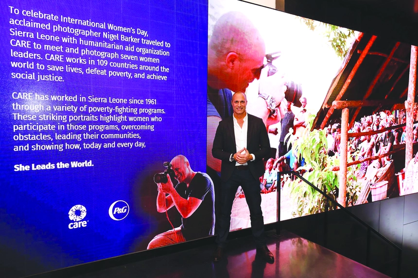 Nigel Barker tham gia chiến dịch “She Leads The World” của tổ chức CARE.